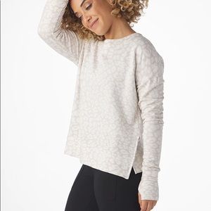 Glyder Lounge Long Sleeve Cozy Pullover - White Leopard - NWT Spring 2022